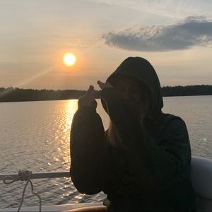 Meet your Posher, Lauren